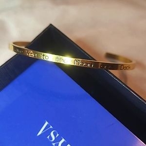New- " I love you to the moon and back" inspirational Gold Bangle Braclet #100